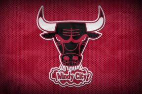 -足球篮球跨界奇观，勒沃库森借NBA备战中超，浓眉哥70分钟鏖战勇士